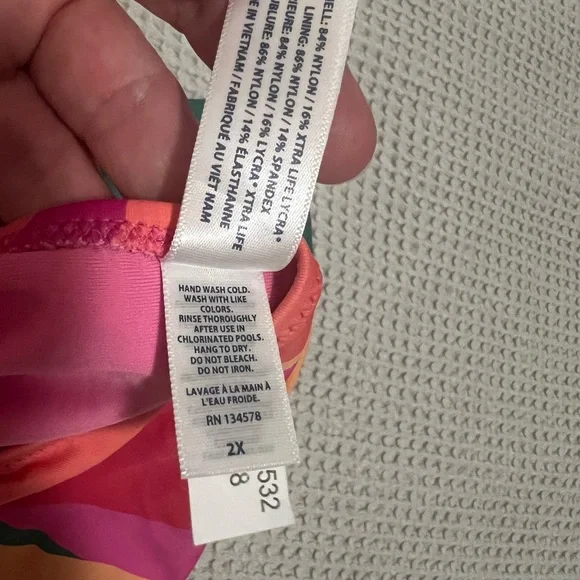 Vineyard Vines sconset one piece swimsuit - Picture 3 of 6